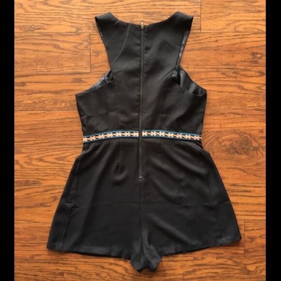 Umgee peek a boo high waist shorts romper. L - Picture 2 of 4